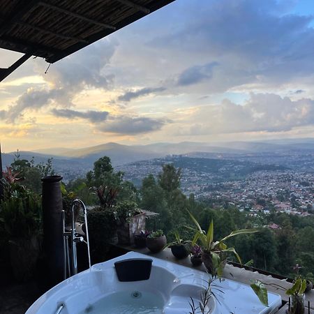 Eagle View Lodge - คิกาลี ภายนอก รูปภาพ