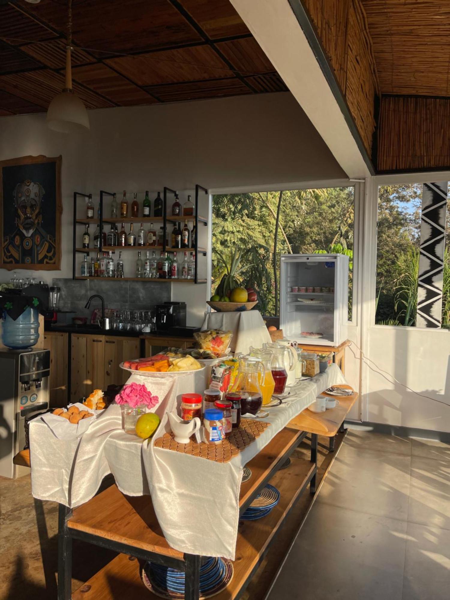 Eagle View Lodge - คิกาลี ภายนอก รูปภาพ