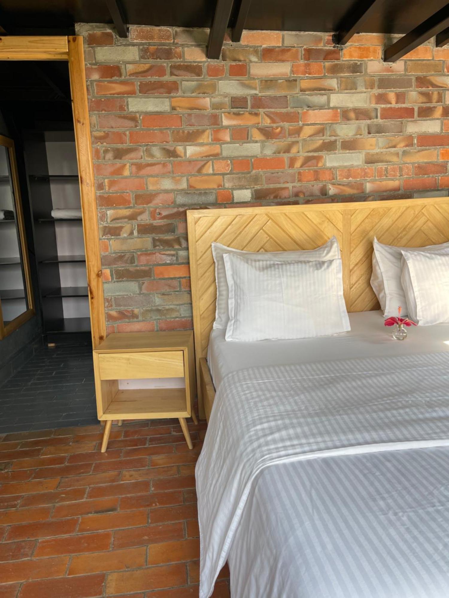 Eagle View Lodge - คิกาลี ภายนอก รูปภาพ