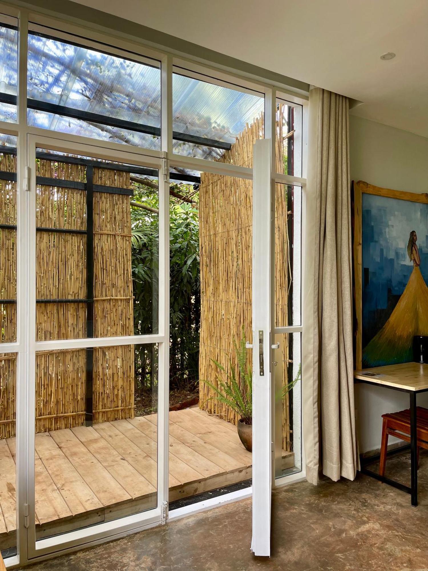Eagle View Lodge - คิกาลี ภายนอก รูปภาพ